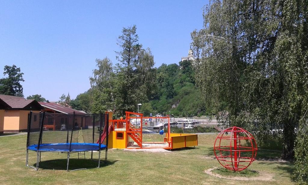 Sportcentrum Dvorak ฮลูโบกา นาด เวิลตาวู ภายนอก รูปภาพ